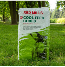 Pasza  10% Cool Feed Cubes Red Mills