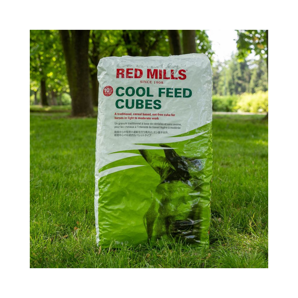 Pasza  10% Cool Feed Cubes Red Mills