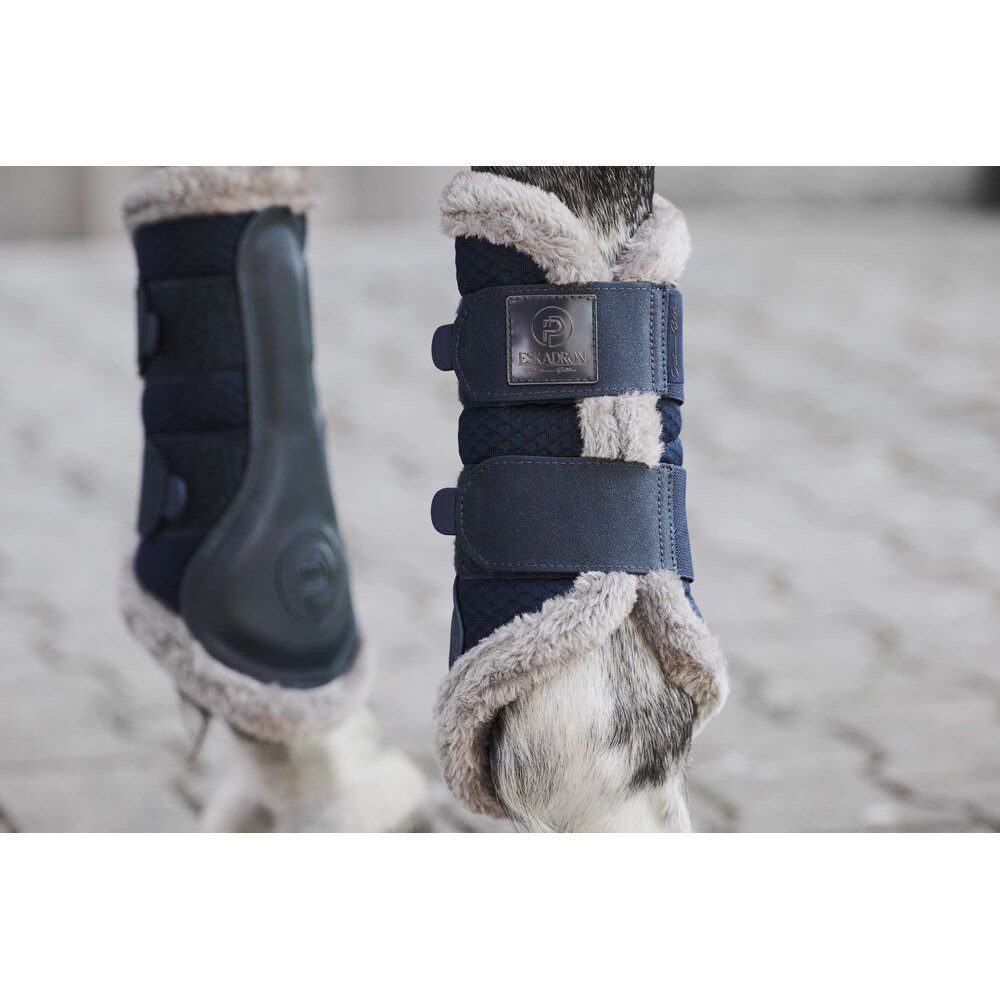 Ochraniacze Ujeżdżeniowe Z Futrem Mesh Faux Fur Navy Platinum 24 Eskadron